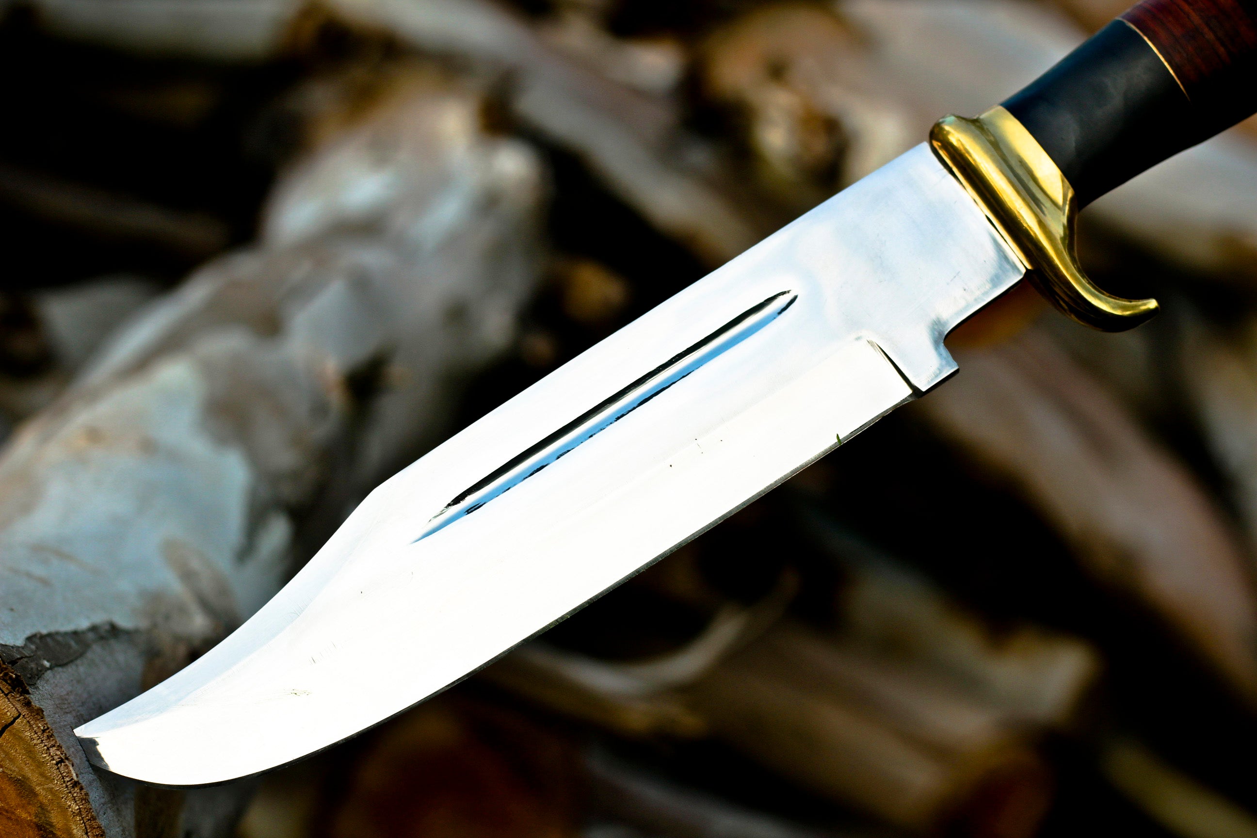 <h3>Bowie Knife - Custom Handmade D2c430 Tool Steel High Polish Crocodile Dundee Bowie knife</h3>