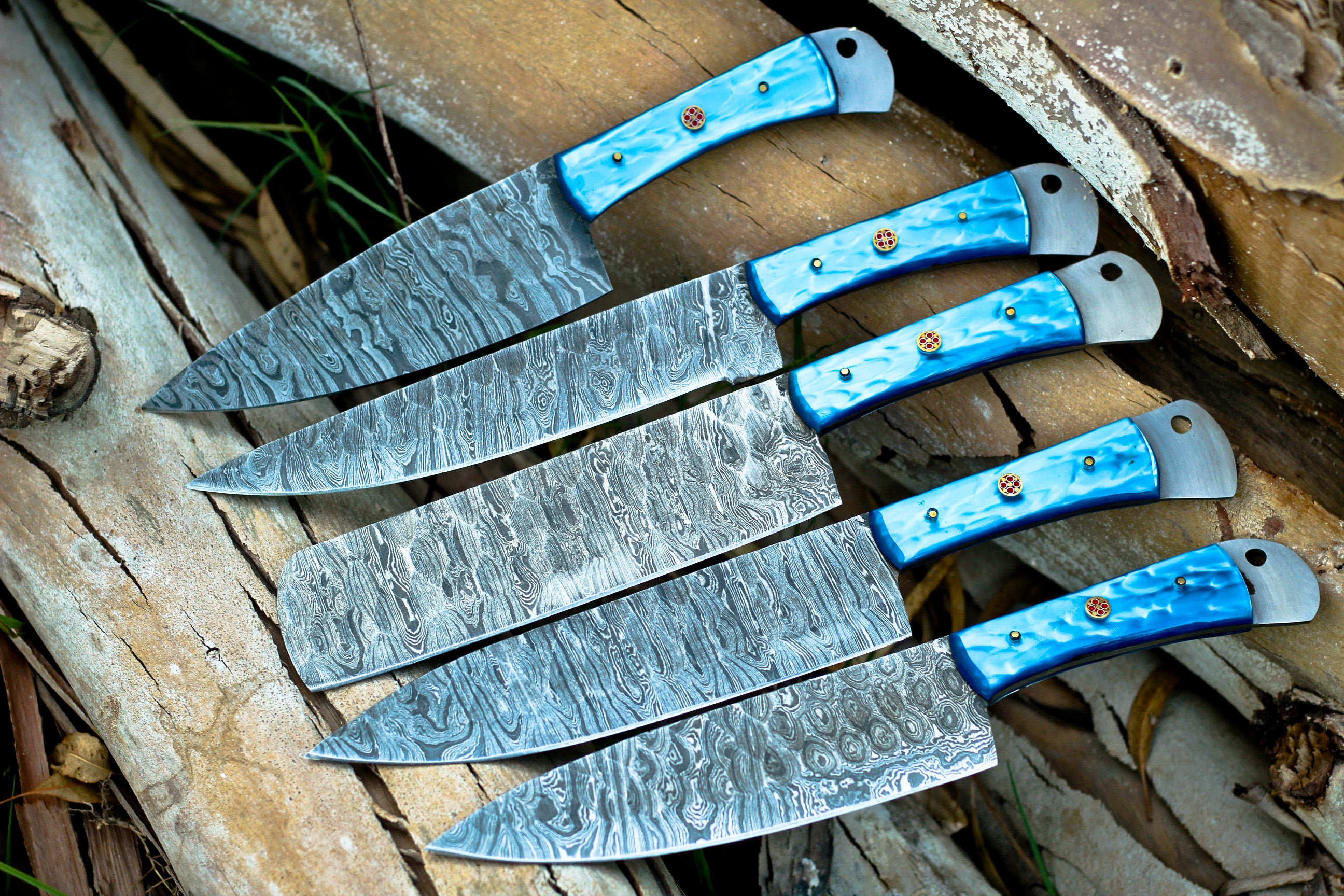 <h3>Hand Forged Damascus Steel Chef Knife Set With Resin Handle</h3>