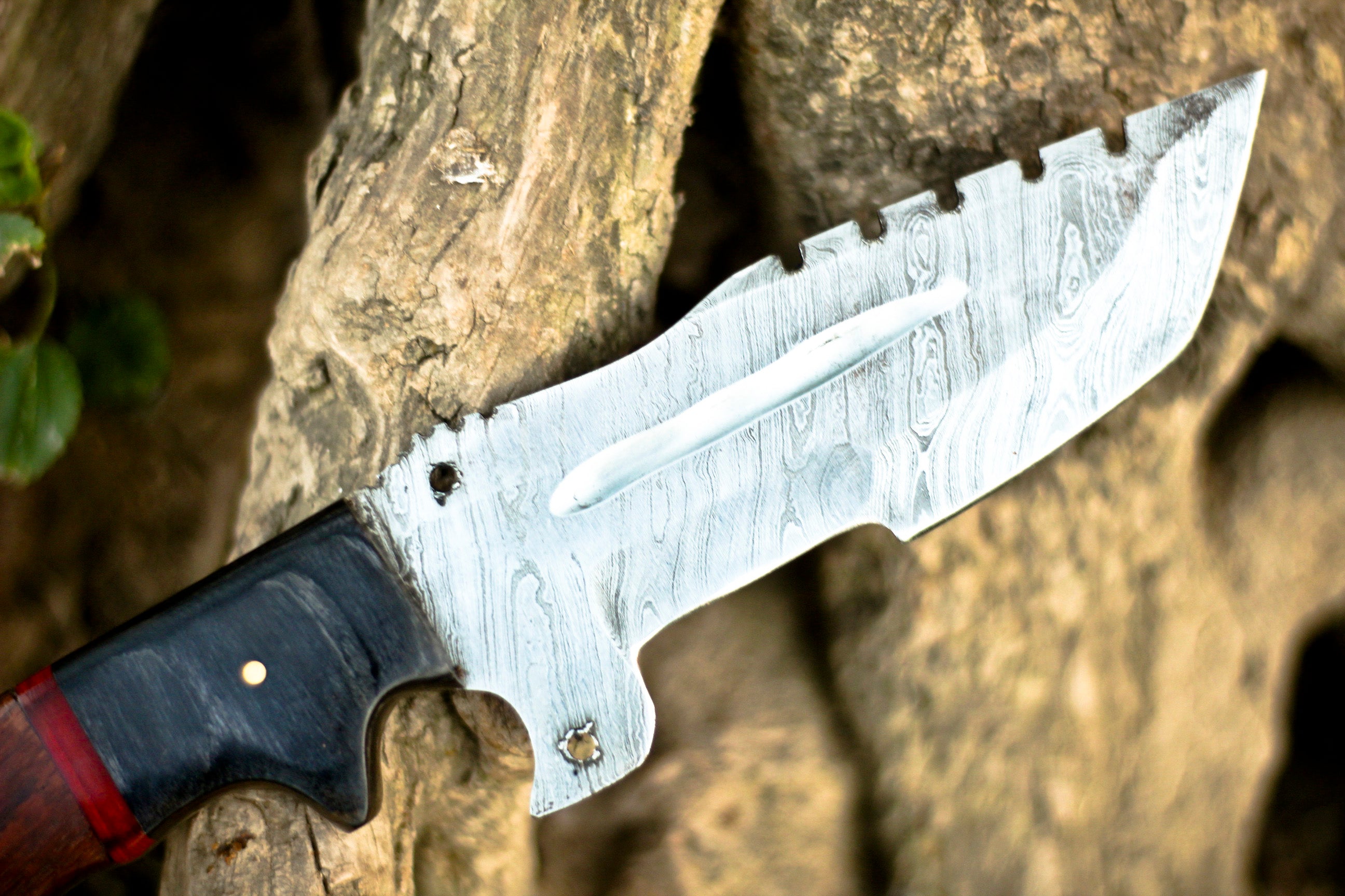 <h3>Custom Hand Made Forged Damascus Steel Tracker Hunting Camping Knife With Resin _ Wood Handle</h3>