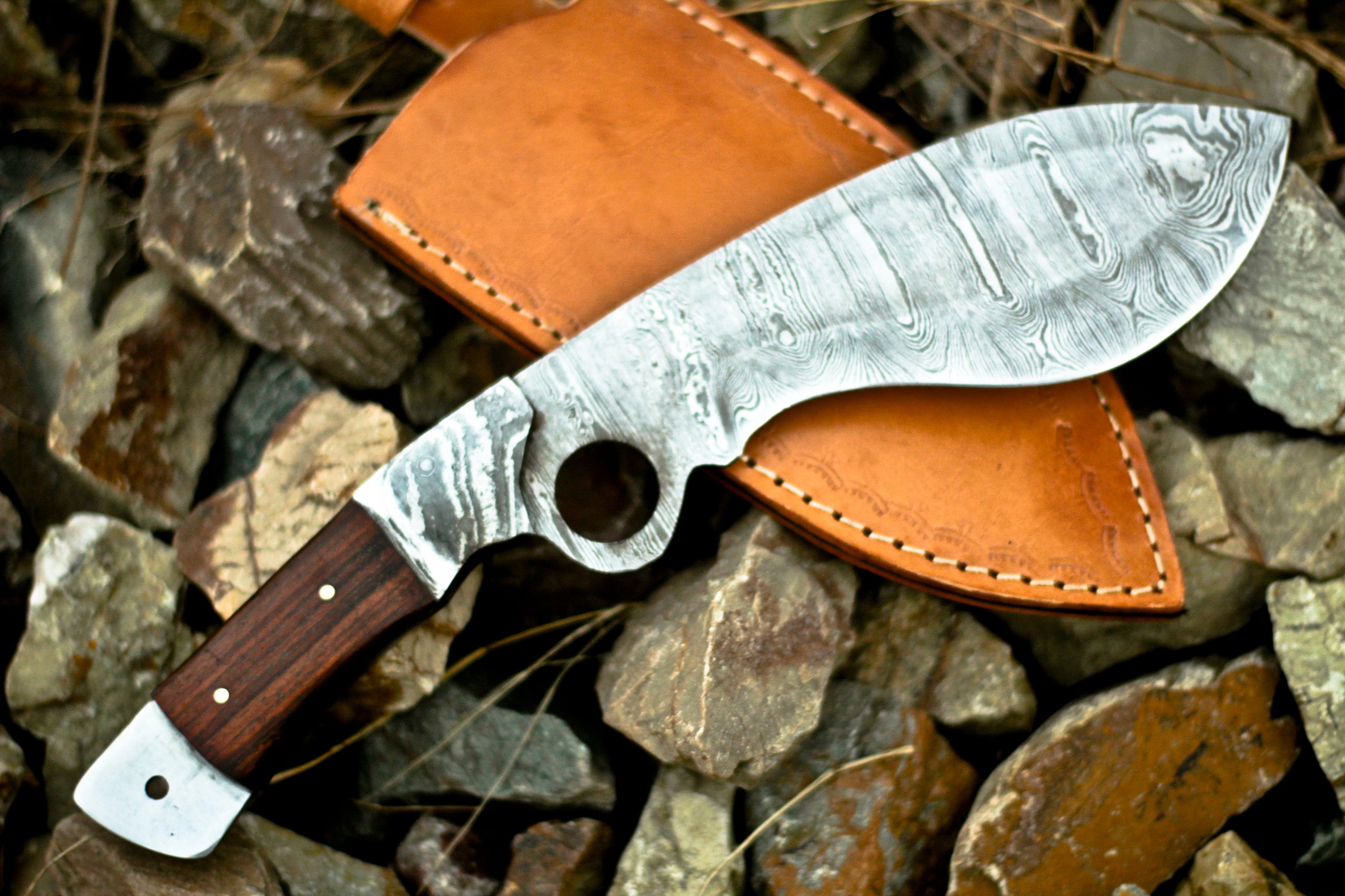 <h3>Custom Hand Made Forged Damascus Steel Hunting Kukri Knife Damascus Bolster Olive Wood Handle</h3>