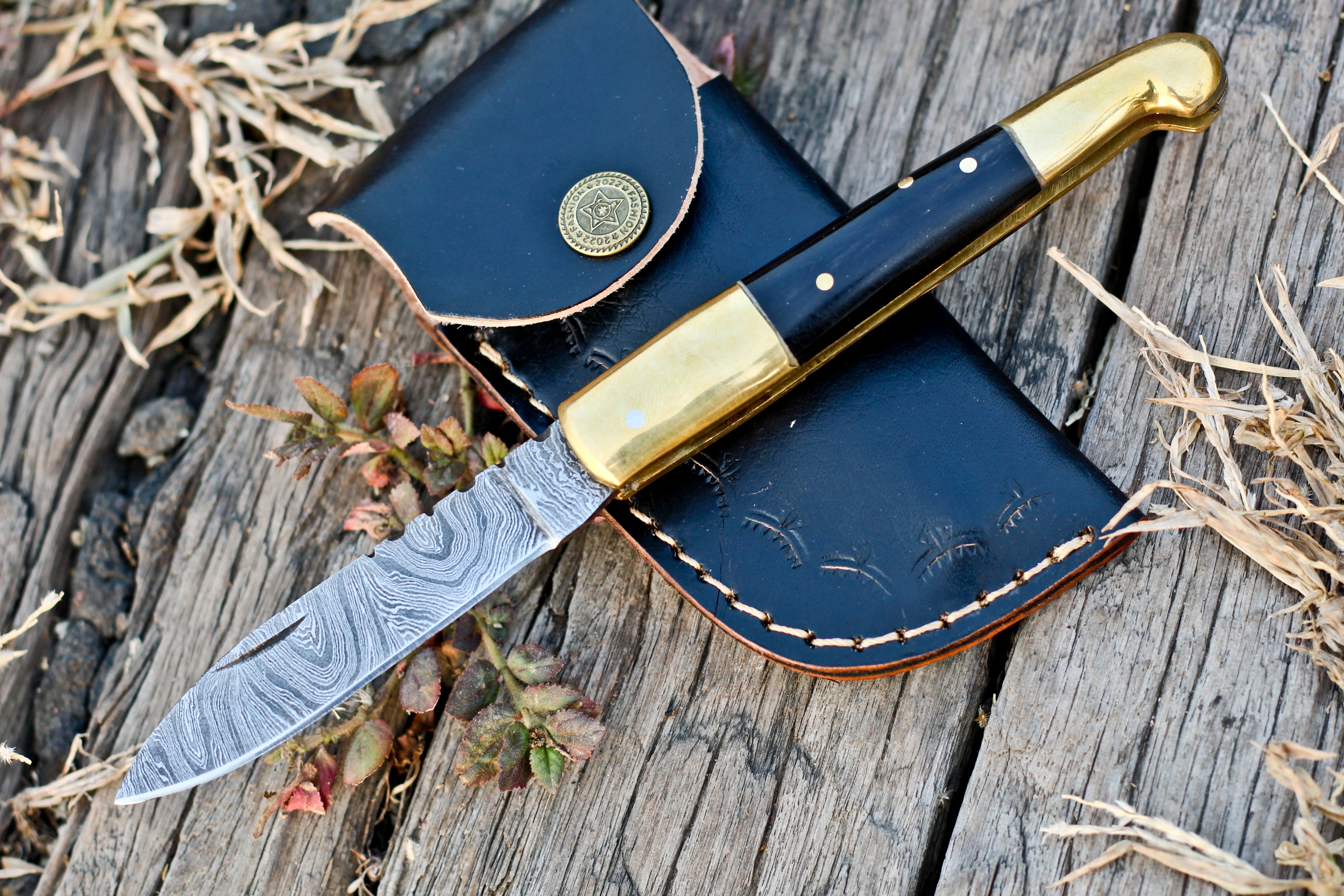 <h3>Hand Forged Damascus Steel bull horn Handle Pocket Knife With Genuine Cow Sheath</h3>