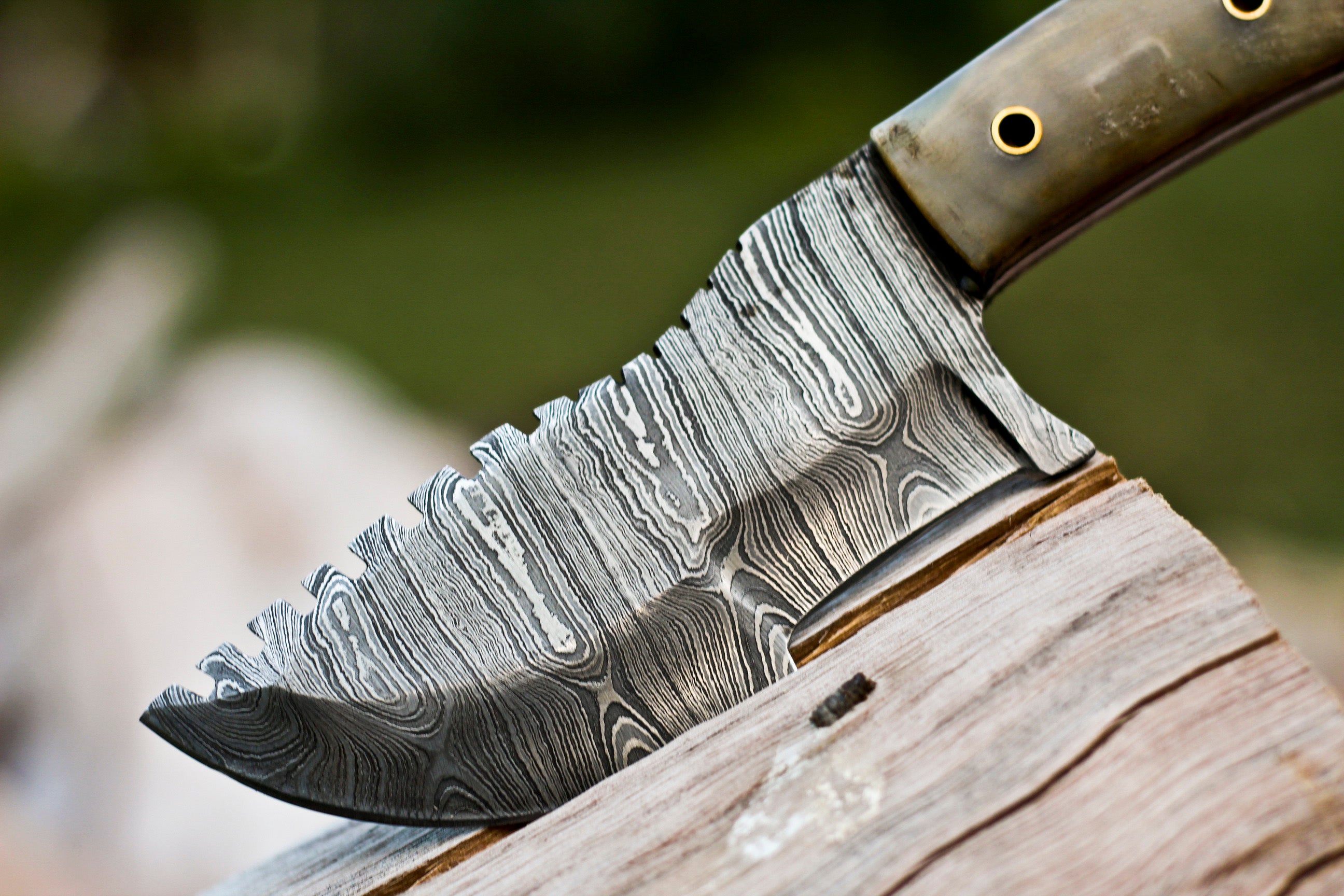 <h3>Custom Hand Made Forged Damascus Steel Tracker Hunting Camping Knife With Ram Horn Handle</h3>