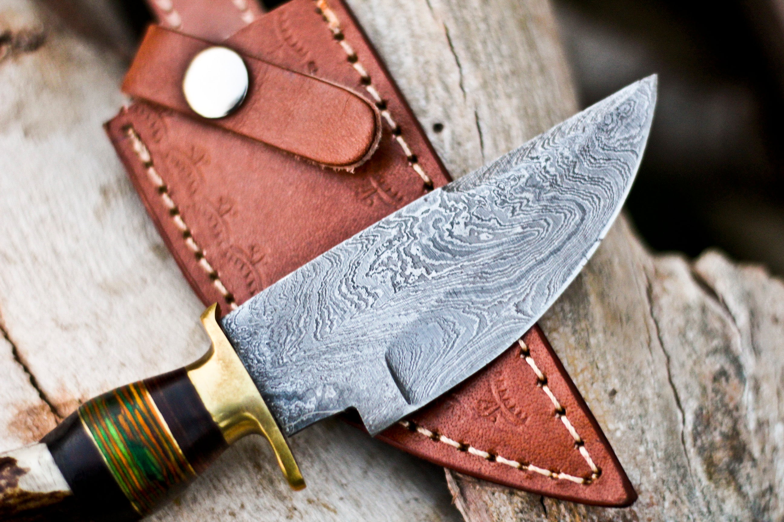<h3>Handmade Damascus Steel Hunting Knife Stag Handle _ Brass Bolsters with Leather Sheath</h3>